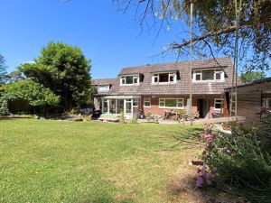 20 Yeatmans Close_Rear Aspect- click for photo gallery